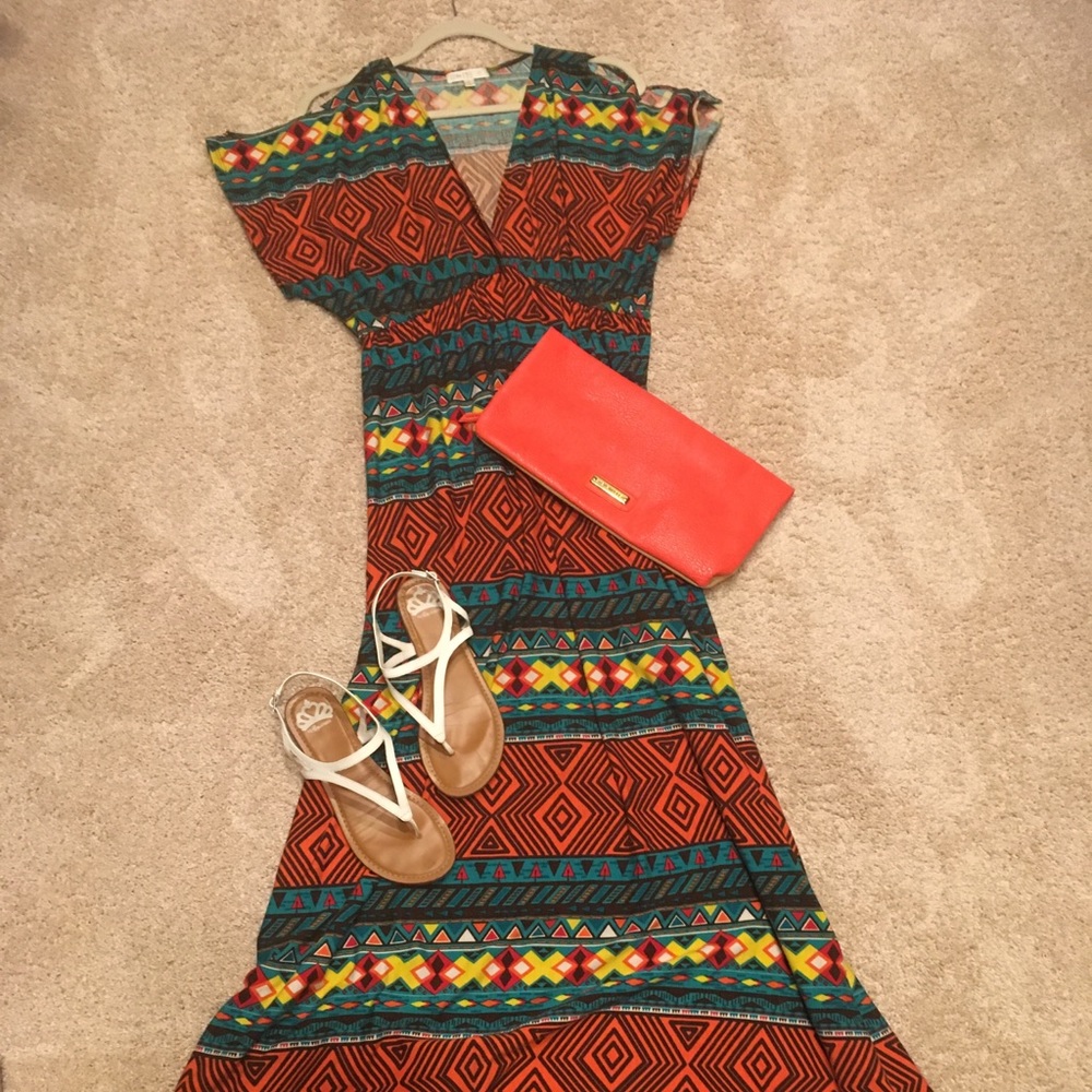 Beachy peek-a-boo shoulder maxi dress